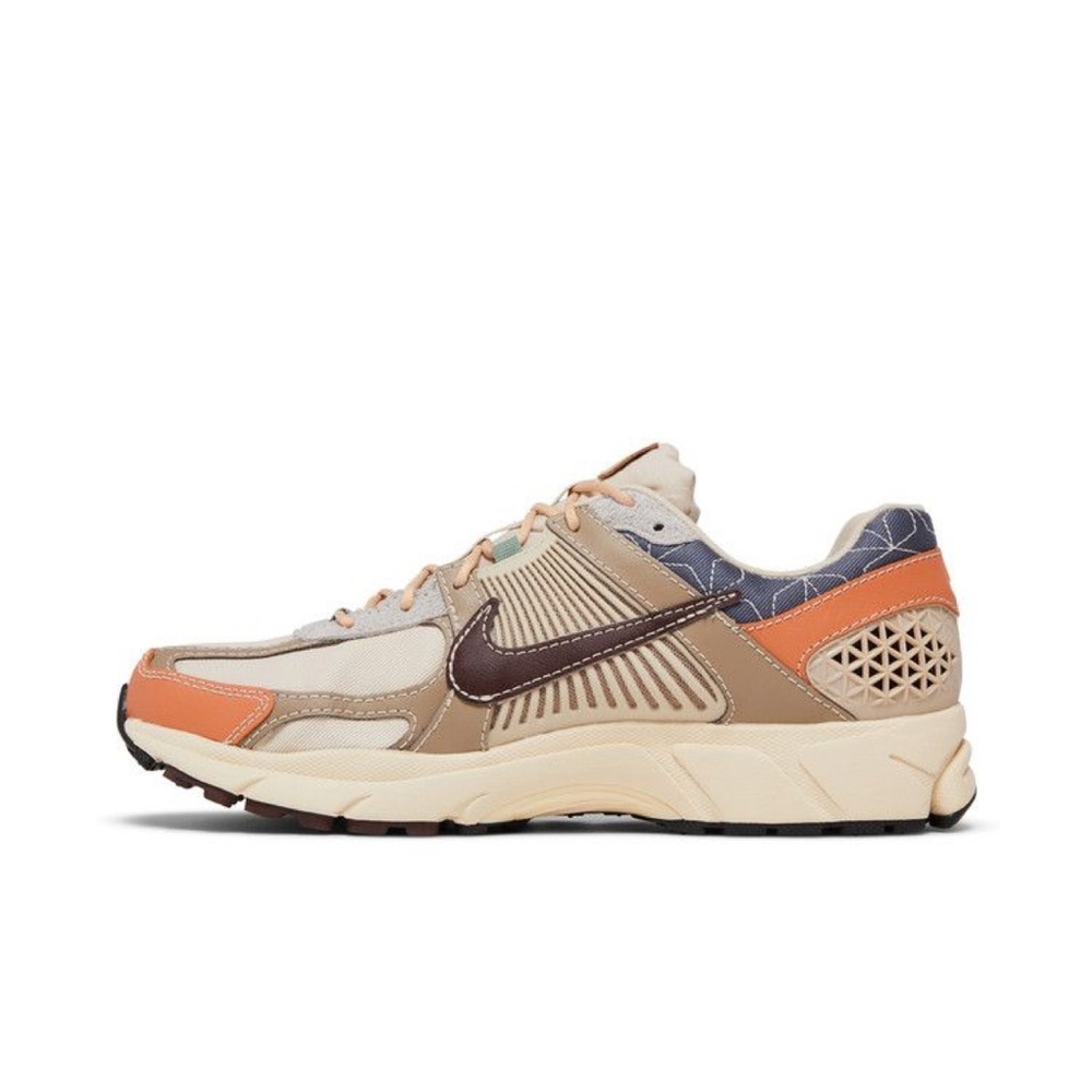 Nike Air Zoom Vomero 5 - Picture 4 of 4